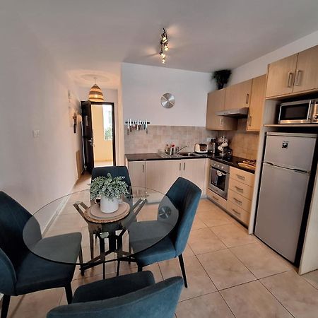 Apartment Helena Paralimni Eksteriør billede