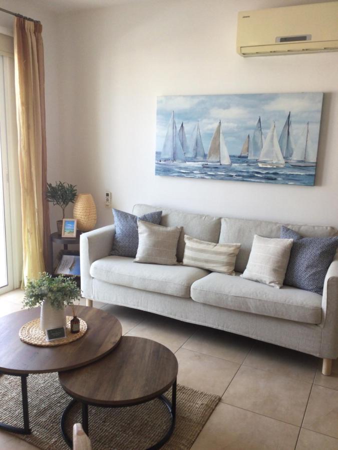 Apartment Helena Paralimni Eksteriør billede