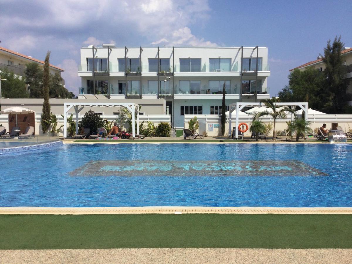 Apartment Helena Paralimni Eksteriør billede