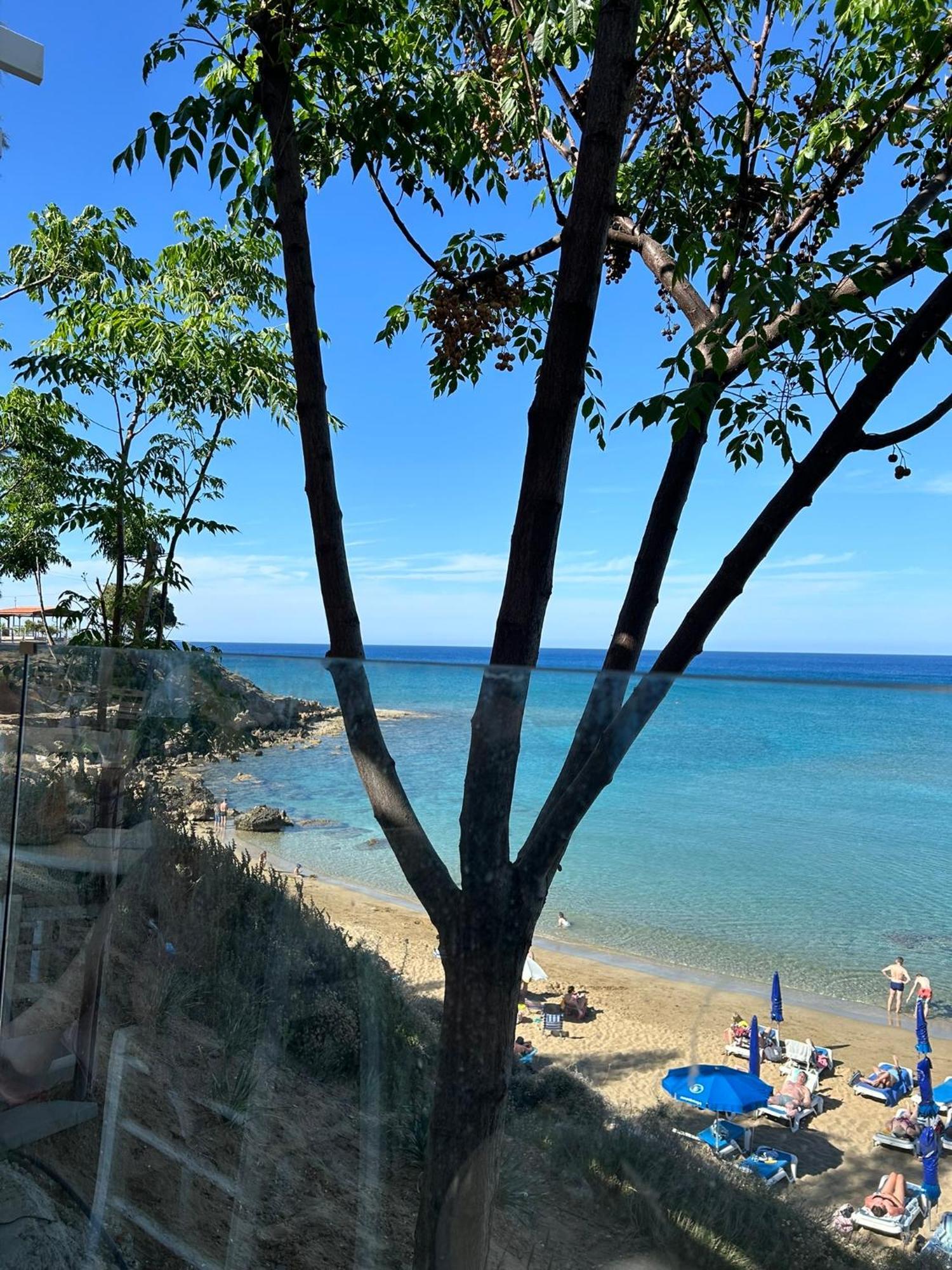 Apartment Helena Paralimni Eksteriør billede