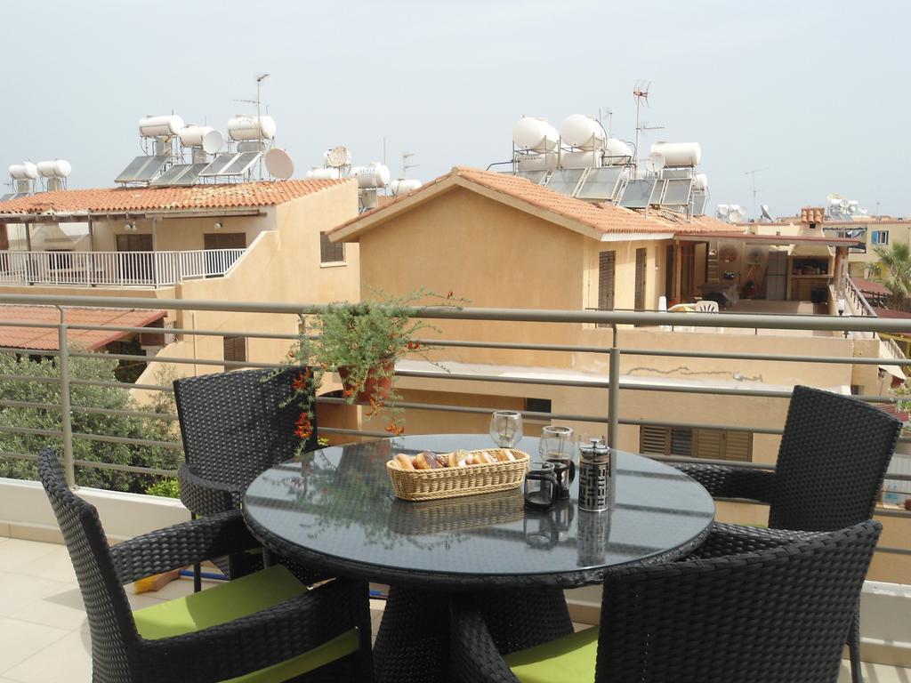 Apartment Helena Paralimni Eksteriør billede