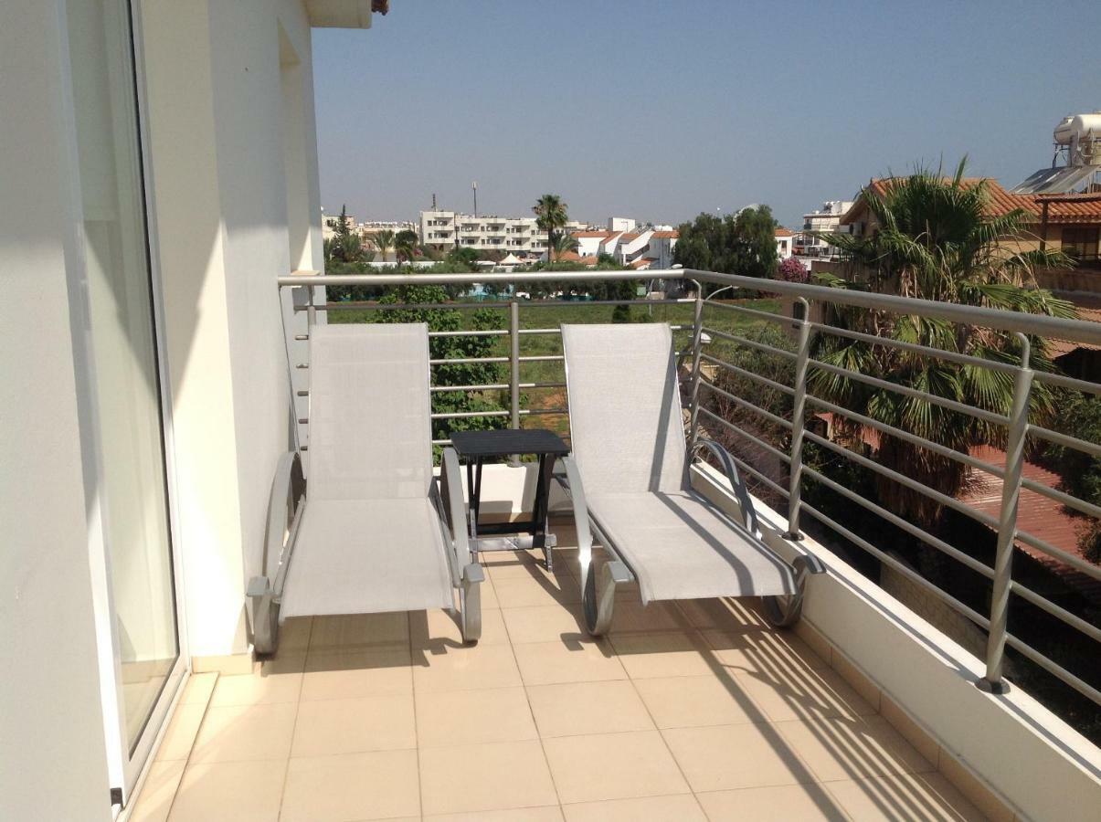 Apartment Helena Paralimni Eksteriør billede